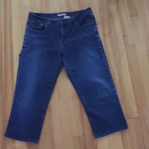 Levi capris size 12
